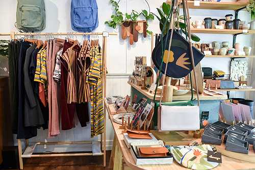 How to Start a Legit Online Boutique from Home